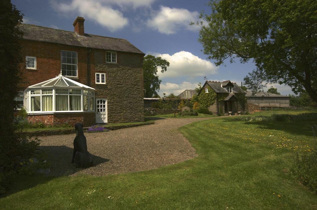 Hills Farm Bed and Breakfast Leominster Eksteriør billede
